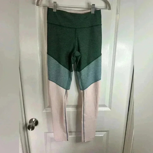 Outdoor Voices Women’s Springs Green Tricolor 7/8 Leggings - Size Small - Picture 1 of 4